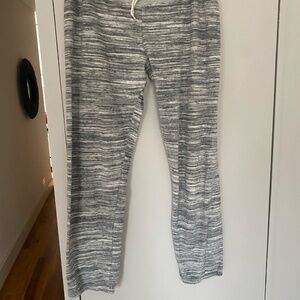 Monrow Cuffed Gray Cropped Jogger Size Medium
